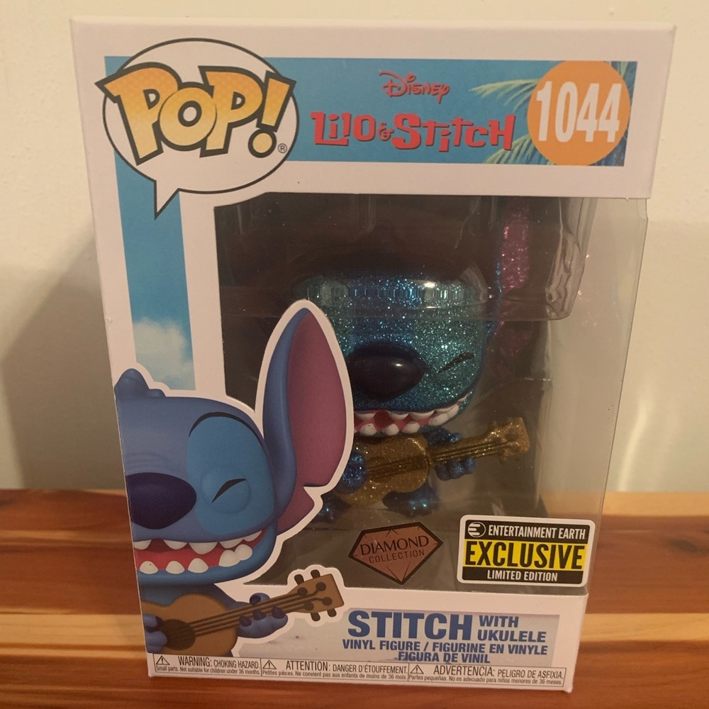 Funko Stitch with Ukulele Diamond Entertainment Earth Exclusive - Picture 1 of 6